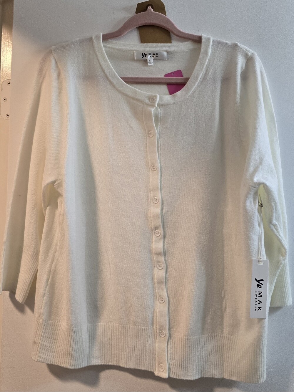 124 YeMAK Classic White Button-Front Women's Cardigan
